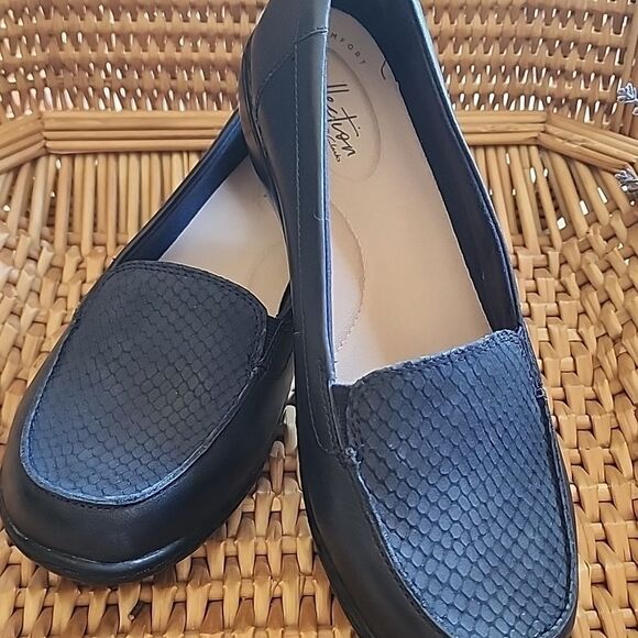 Clarks Size 8.5 Ultimate Comfort Collection - Picture 1 of 9